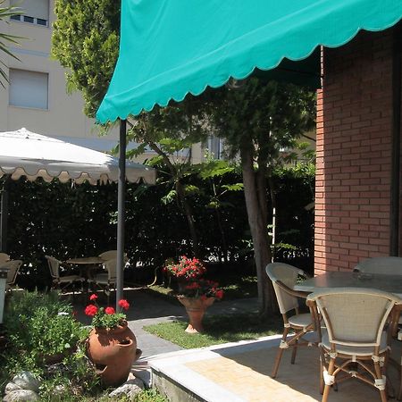 Hotel Vera Marina di Massa Extérieur photo