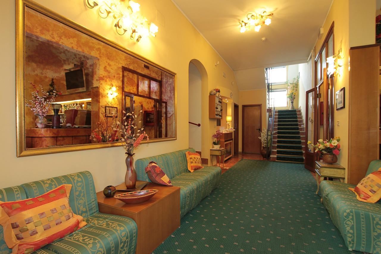 Hotel Vera Marina di Massa Extérieur photo