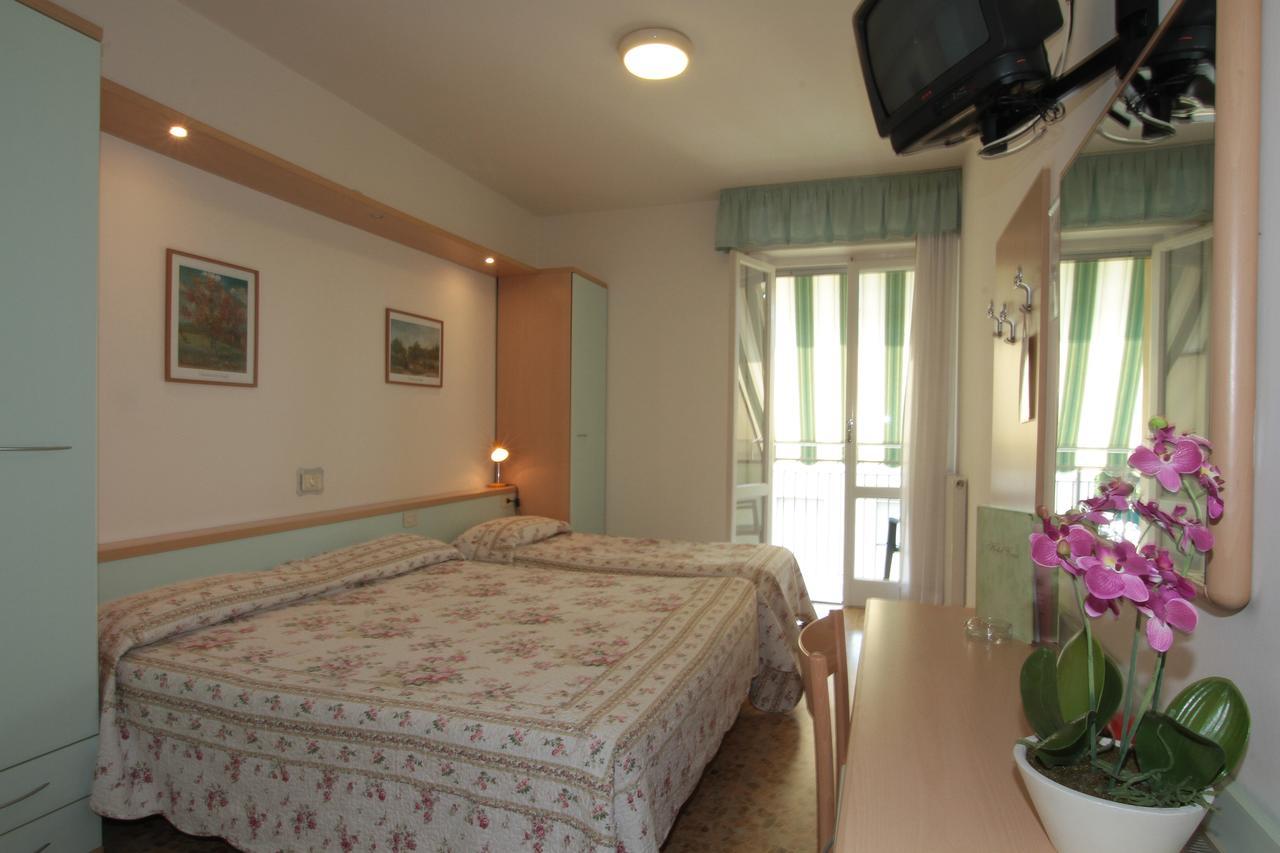 Hotel Vera Marina di Massa Extérieur photo