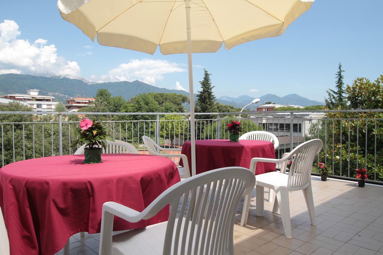 Hotel Vera Marina di Massa Extérieur photo