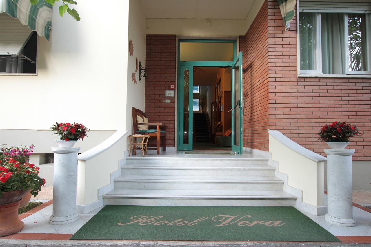 Hotel Vera Marina di Massa Extérieur photo